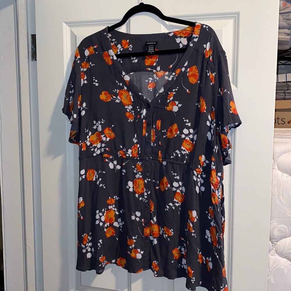 Torrid Size 3 Shirt